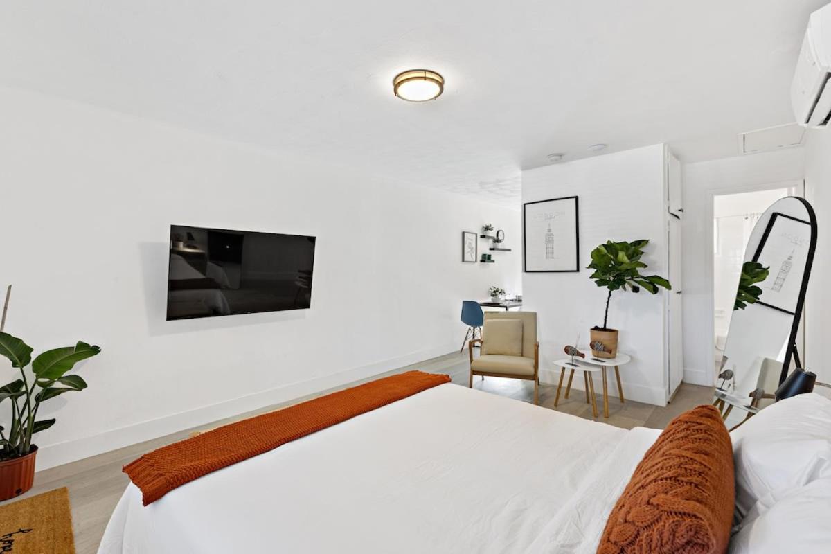 Lovely Rental Unit With Free Parking On Premises فورت لودرديل المظهر الخارجي الصورة